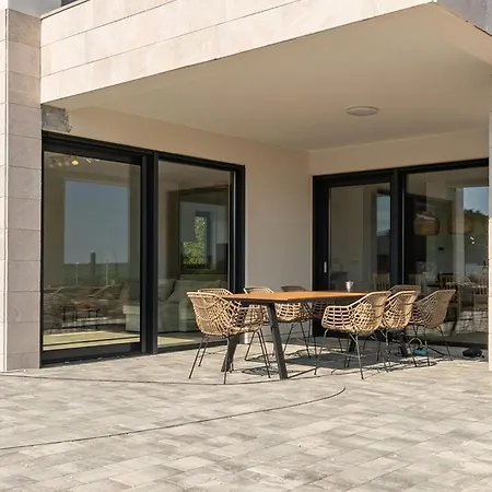 4 Bedroom Cozy In Brig Poljica-Brig