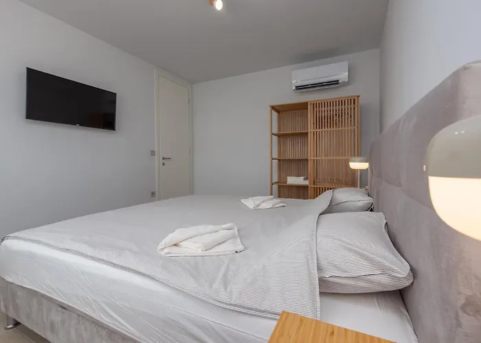 Сasa de vacaciones 4 Bedroom Cozy In Brig Poljica-Brig