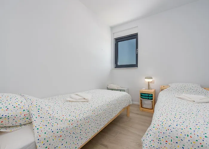 4 Bedroom Cozy In Brig Poljica-Brig