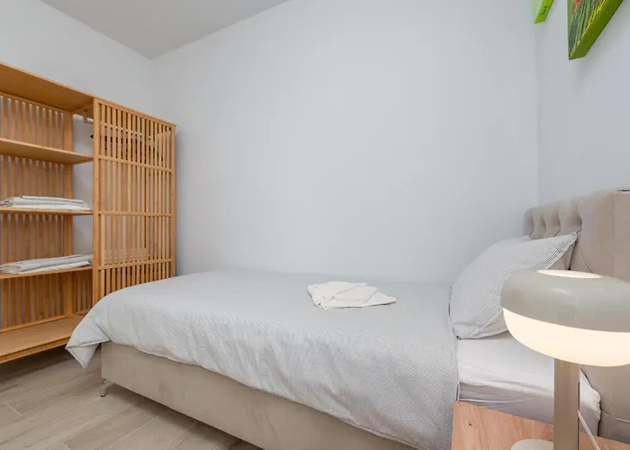 4 Bedroom Cozy In Brig 펜션