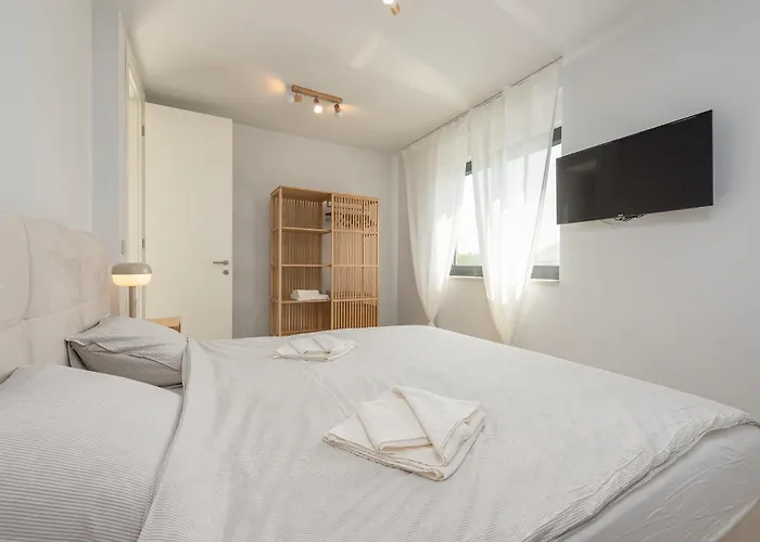 4 Bedroom Cozy In Brig Сasa de vacaciones *