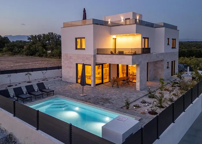 4 Bedroom Cozy In Brig *