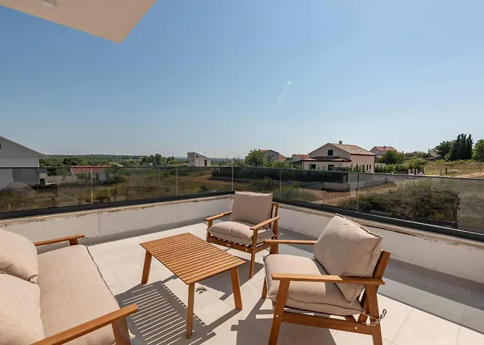 4 Bedroom Cozy In Brig Сasa de vacaciones