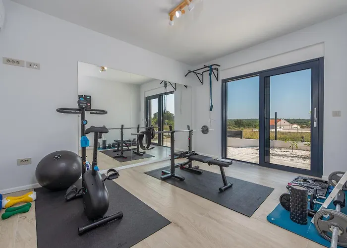 4 Bedroom Cozy In Brig Сasa de vacaciones *