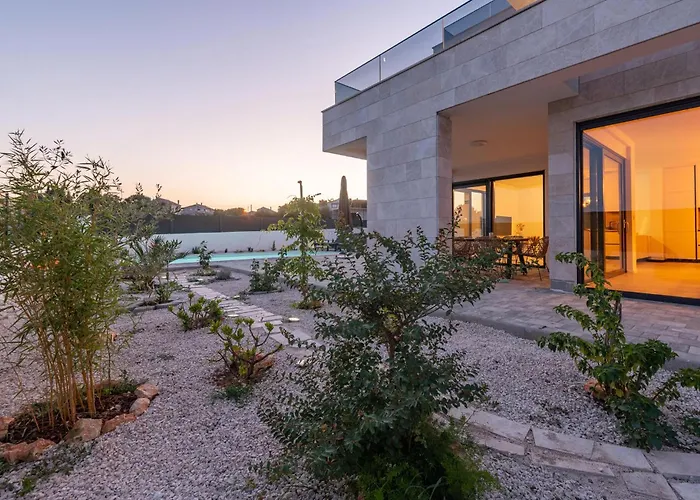 4 Bedroom Cozy In Brig Poljica-Brig