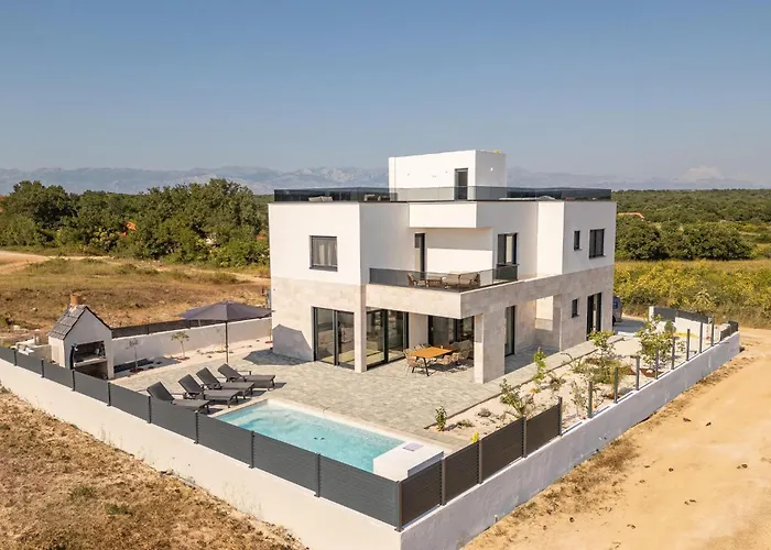 4 Bedroom Cozy In Brig