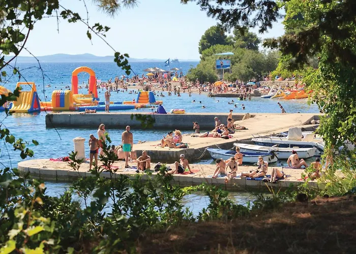 4 Bedroom Cozy In Brig Poljica-Brig